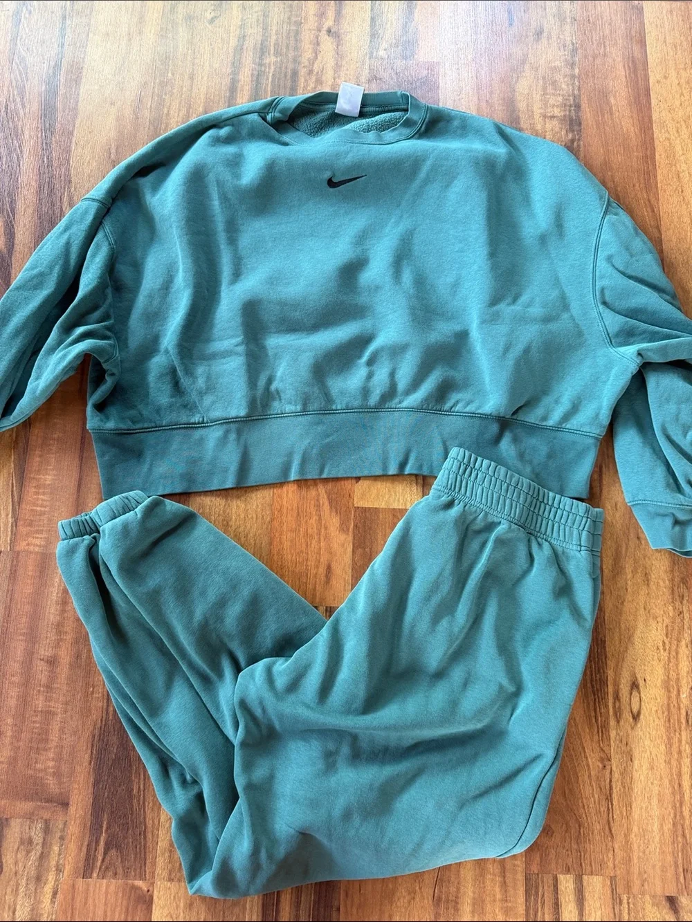 Nike Teal Green Pullover Hoodie and Joggers Set - Picture 6 of 9